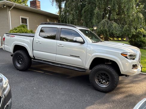 Used 2023 Toyota Tacoma TRD Sport w/ Black Out Package (TMS) AWD/4WD image 6