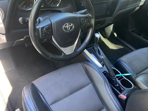 Used 2018 Toyota Corolla SE FWD image 8