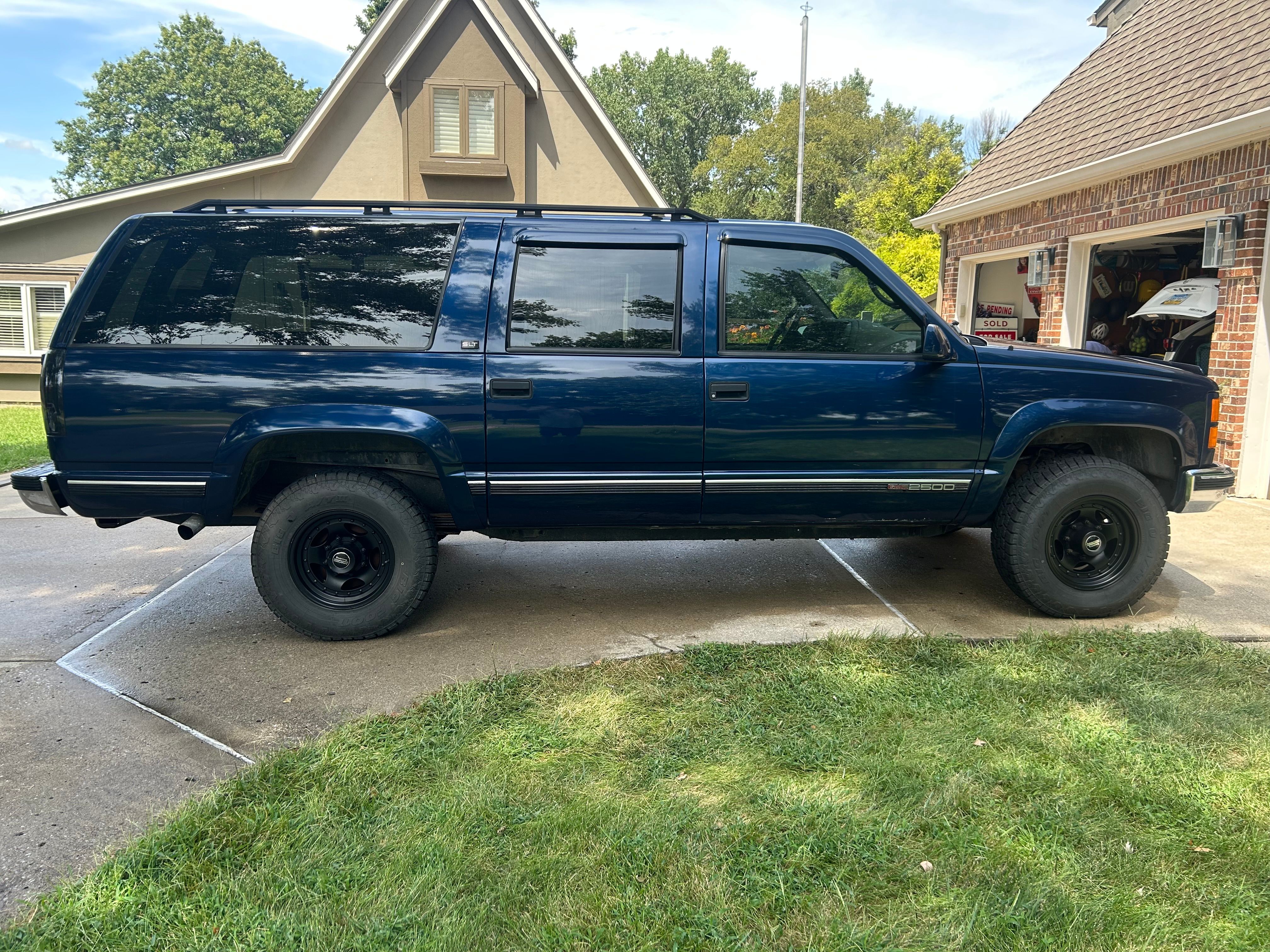 Used 1996 GMC Suburban 2500 AWD/4WD image 11