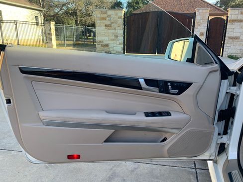 Used 2017 Mercedes-Benz E 400 4MATIC Coupe image 13