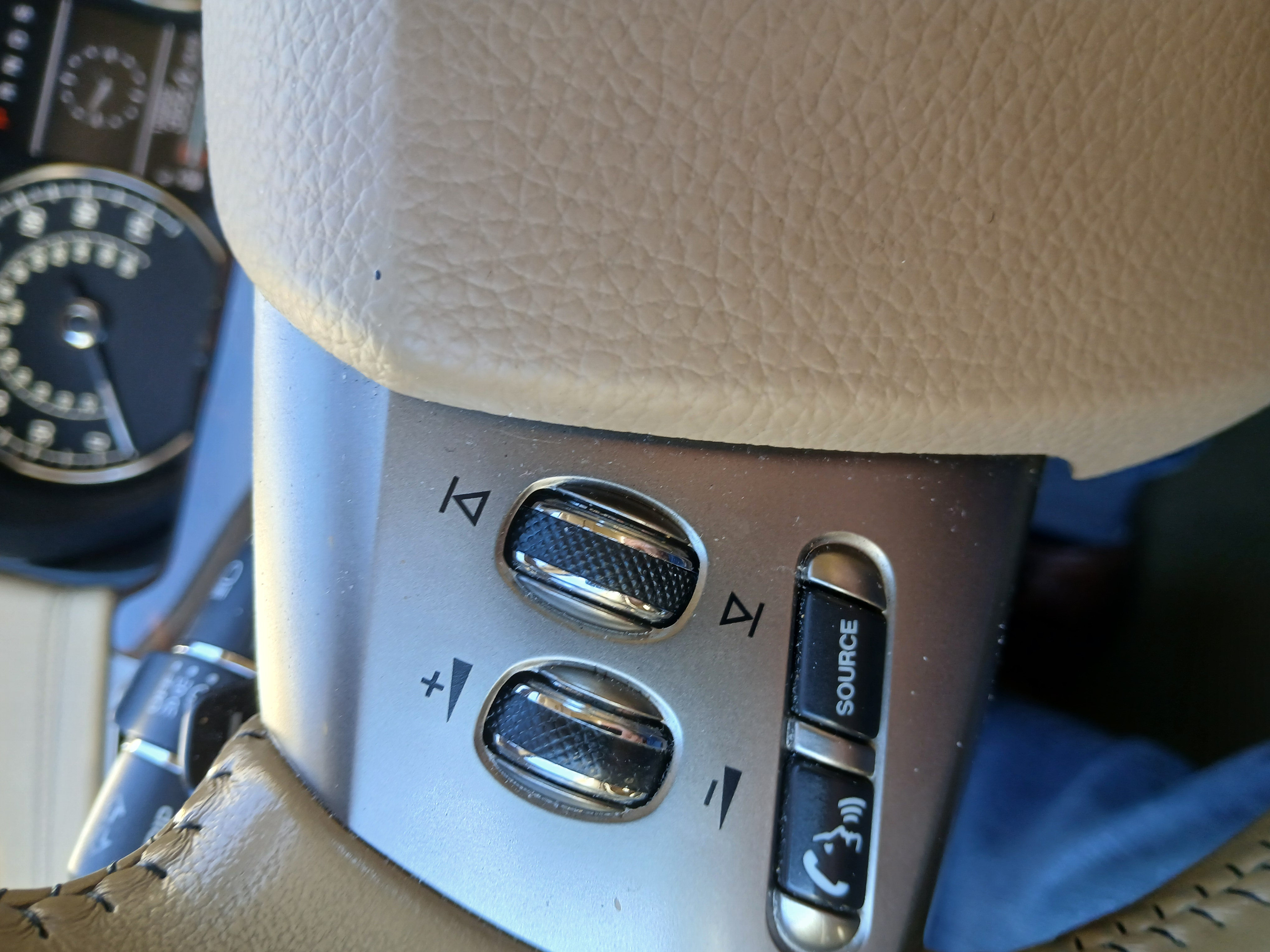 Used 2011 Jaguar XK Convertible RWD image 24