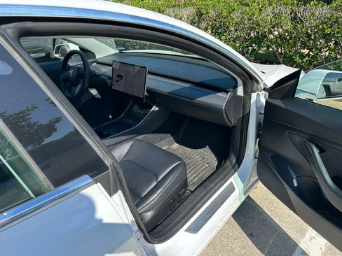 Used 2020 Tesla Model 3 Long Range AWD/4WD image 13