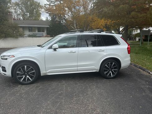 Used 2018 Volvo XC90 T6 Momentum w/ Convenience Package image 4
