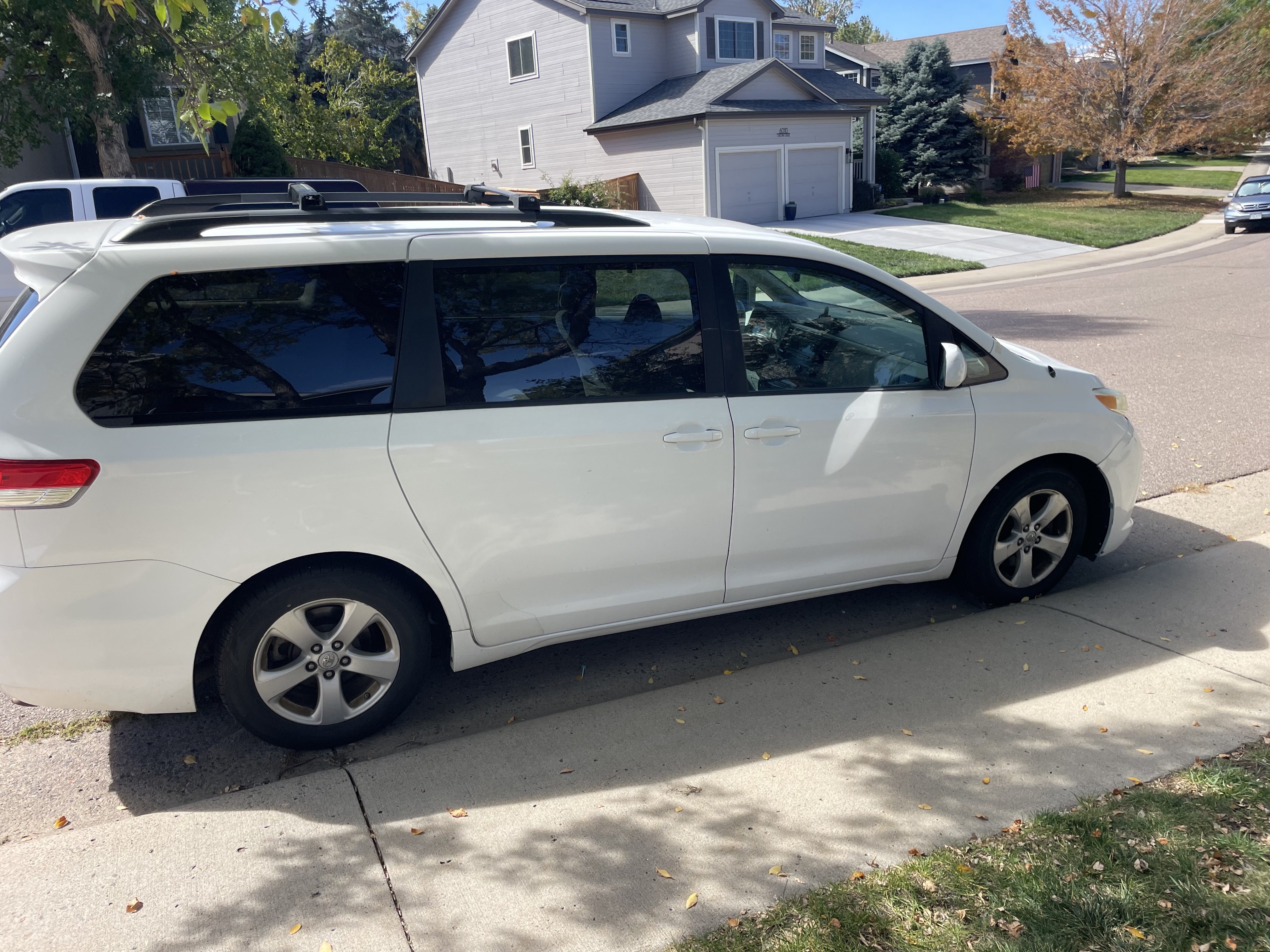 Used 2011 Toyota Sienna LE FWD image 7