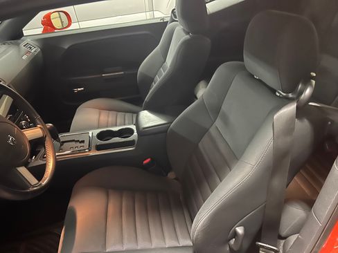 Used 2010 Dodge Challenger R/T RWD image 12