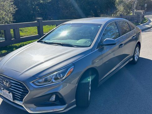 Used 2019 Hyundai Sonata SE image 2