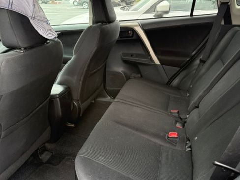 Used 2013 Toyota RAV4 XLE AWD/4WD image 10