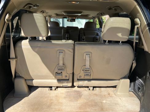 Used 2011 Toyota Land Cruiser w/ Upgrade Pkg image 17