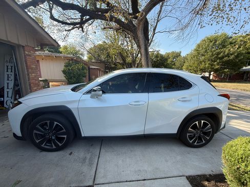 Used 2019 Lexus UX 200 F Sport image 6