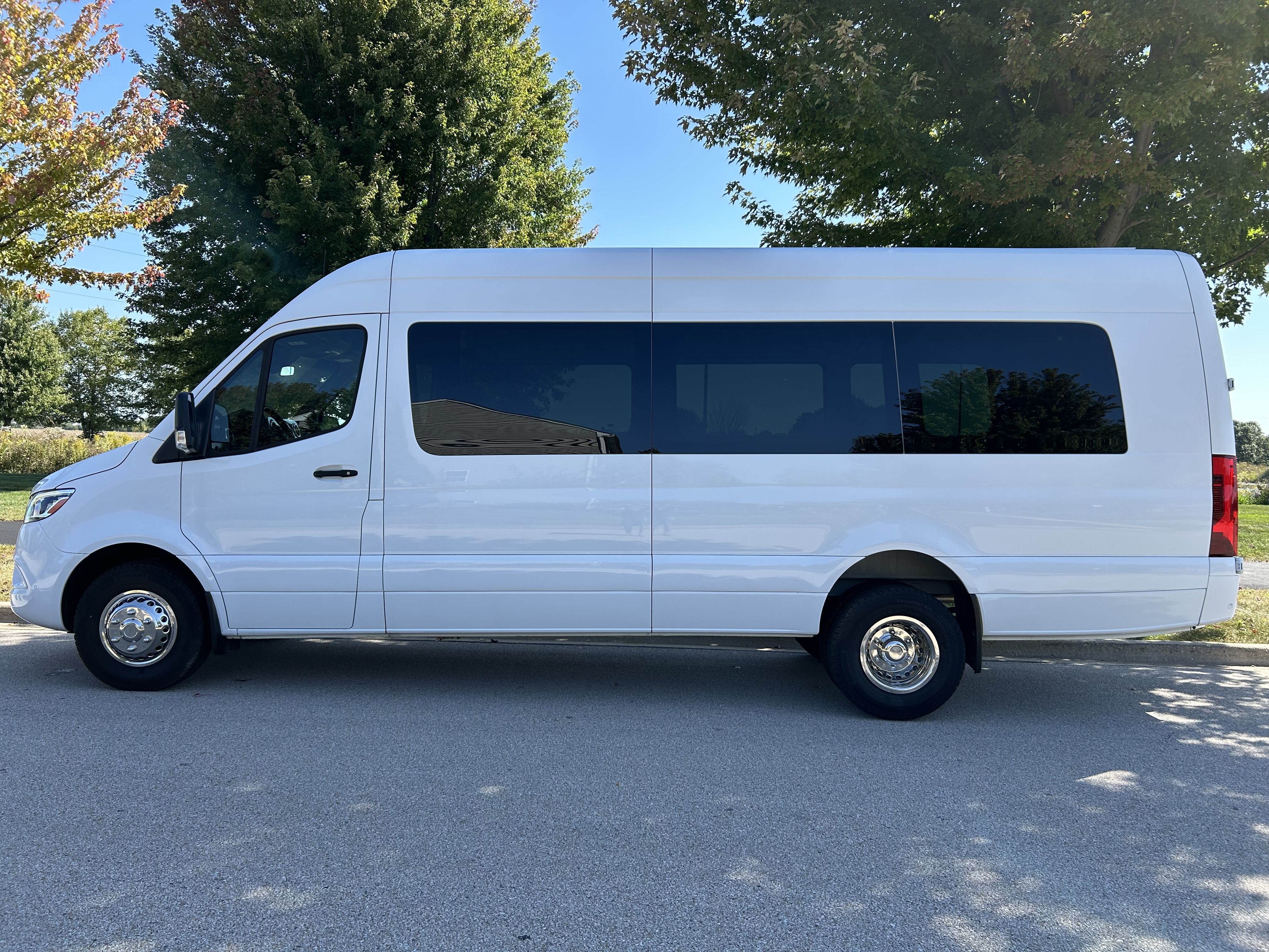 Used 2022 Mercedes-Benz Sprinter 3500 image 4