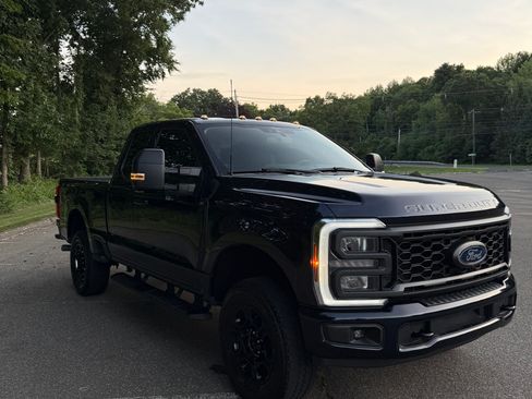 Used 2024 Ford F250 XLT w/ XLT Premium Package AWD/4WD image 1