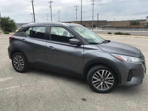 Used 2021 Nissan Kicks SV FWD image 15