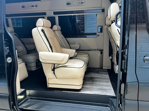 Used 2022 Mercedes-Benz Sprinter 3500 image 11