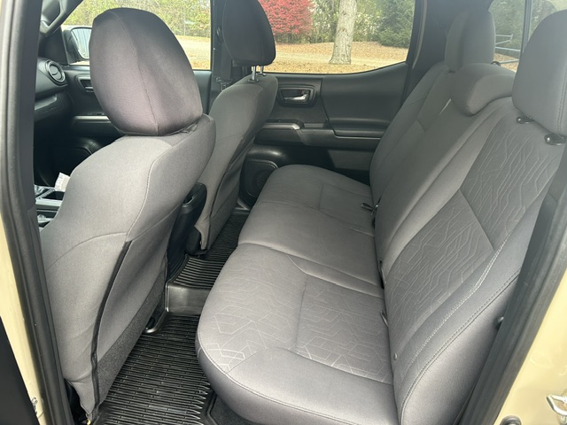 Used 2019 Toyota Tacoma TRD Sport w/ Technology Package AWD/4WD image 14
