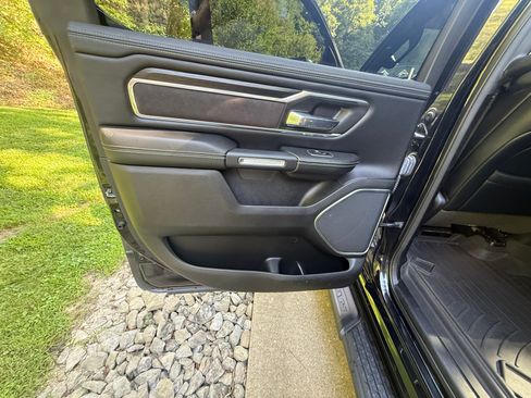 Used 2023 RAM 1500 Laramie AWD/4WD image 14