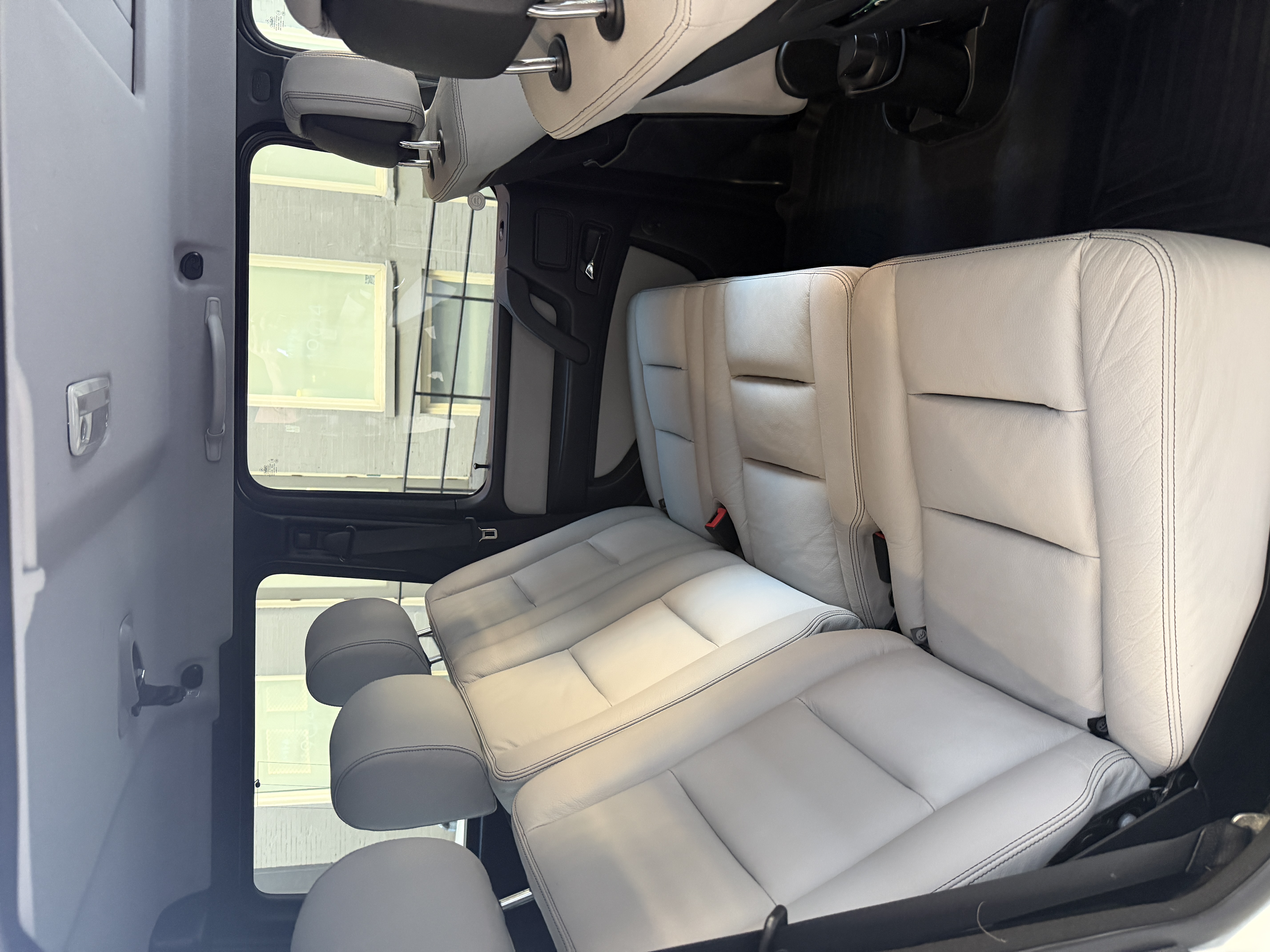 Used 2011 Mercedes-Benz G 550 image 10
