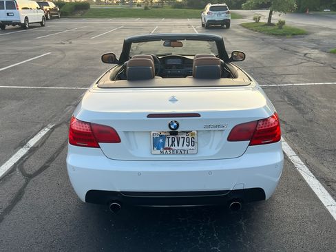 Used 2012 BMW 335i Convertible image 4