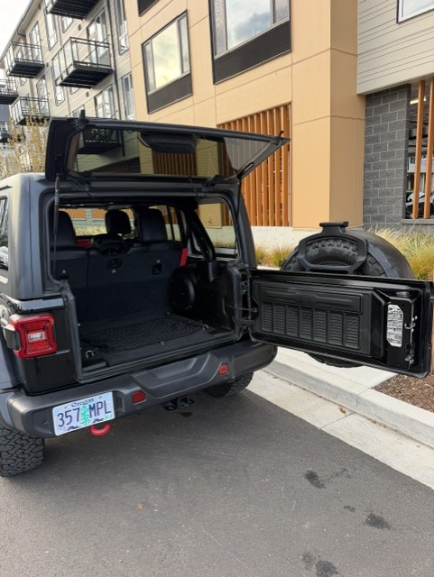 Used 2021 Jeep Wrangler Unlimited Rubicon AWD/4WD image 9
