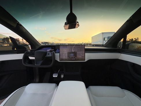 Used 2026 Tesla Model X Plaid AWD/4WD image 17