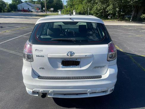 Used 2006 Toyota Matrix XR FWD image 2
