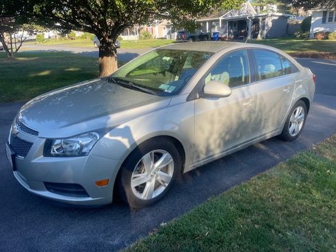 Used 2014 Chevrolet Cruze Diesel w/ Enhanced Safety Package image 4