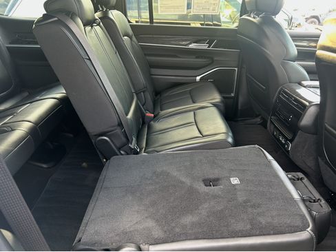 Used 2022 Jeep Wagoneer Series II image 8