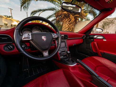 Used 2006 Porsche 911 Carrera S image 13