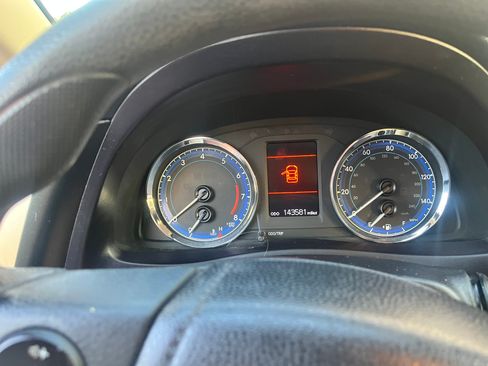 Used 2018 Toyota Corolla LE image 8