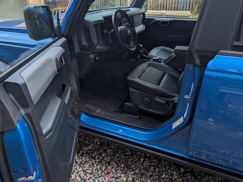 Used 2024 Ford Bronco Black Diamond image 2