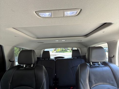 Used 2019 Buick Enclave Avenir w/ Avenir Technology Package AWD/4WD image 24