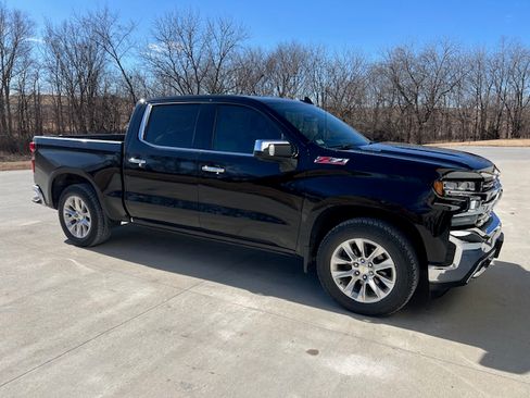 Used 2020 Chevrolet Silverado 1500 LTZ w/ LTZ Premium Package image 2