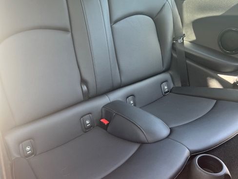 Used 2018 MINI Cooper 2-Door Hardtop image 10