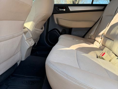 Used 2019 Subaru Outback 2.5i Premium image 19