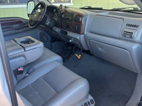 Used 2007 Ford F250 Lariat image 4