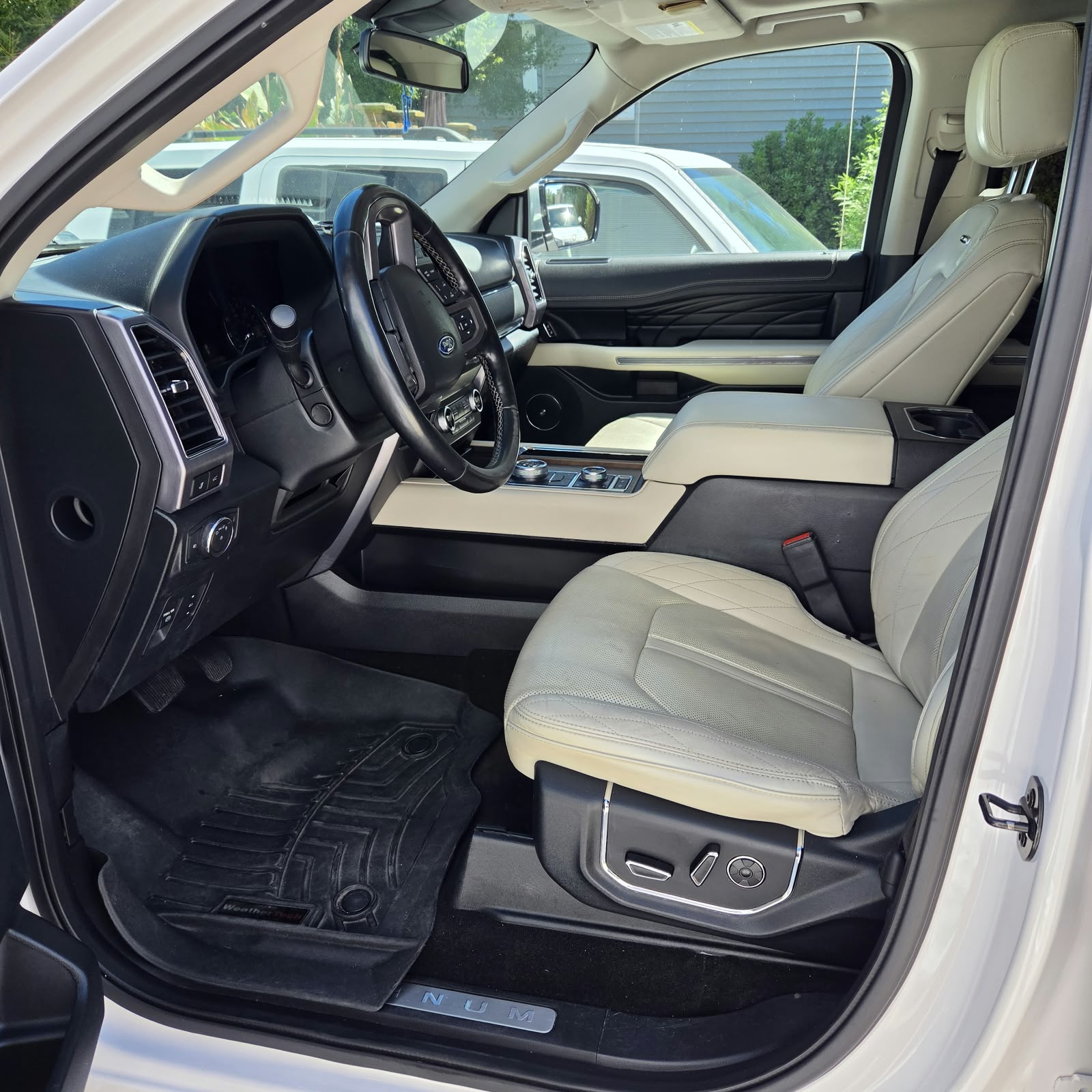Used 2019 Ford Expedition Max Platinum AWD/4WD image 31
