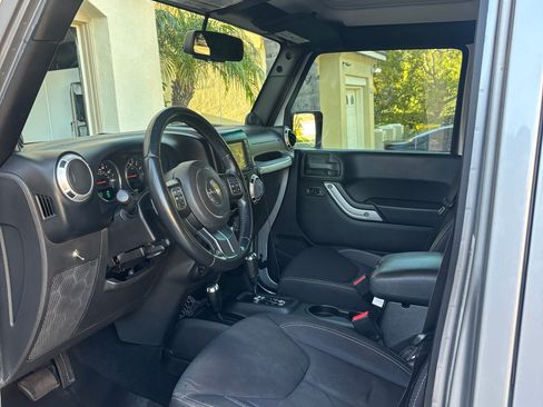 Used 2013 Jeep Wrangler Unlimited Sahara w/ Connectivity Group image 8