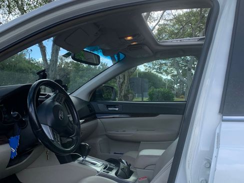 Used 2014 Subaru Legacy 2.5i Limited image 8