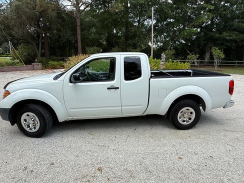 Used 2016 Nissan Frontier S RWD image 1