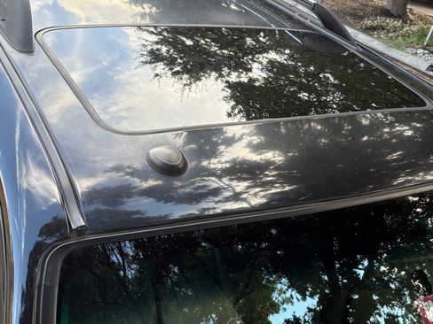 Used 2011 Ford Escape Limited image 6