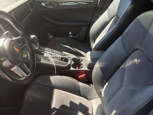 Used 2018 Porsche Macan Sport Edition AWD/4WD image 13