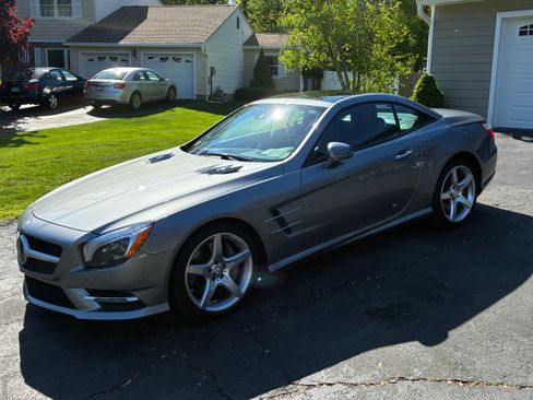 Used 2013 Mercedes-Benz SL 550 image 2