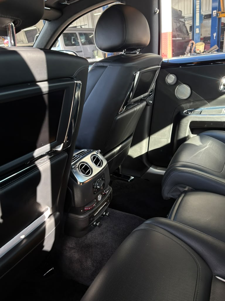 Used 2015 Rolls-Royce Ghost RWD image 8