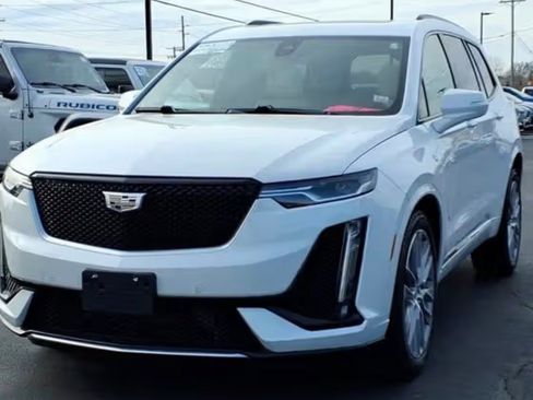 Used 2021 Cadillac XT6 Sport image 17