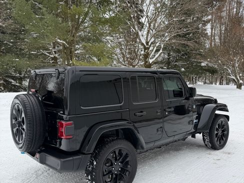 Used 2024 Jeep Wrangler Unlimited Sahara w/ Safety Group image 12