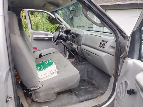 Used 2004 Ford F250 XL RWD image 8
