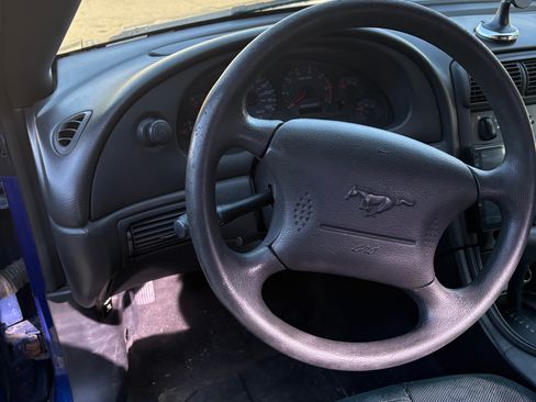 Used 2004 Ford Mustang Coupe image 6