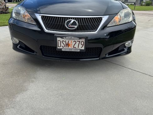 Used 2010 Lexus IS 250C w/ Luxury Pkg RWD image 2