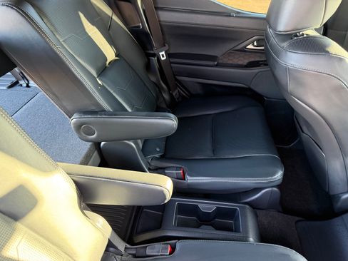 Used 2026 Lexus GX 550 w/ Accessory Package (2T) image 17