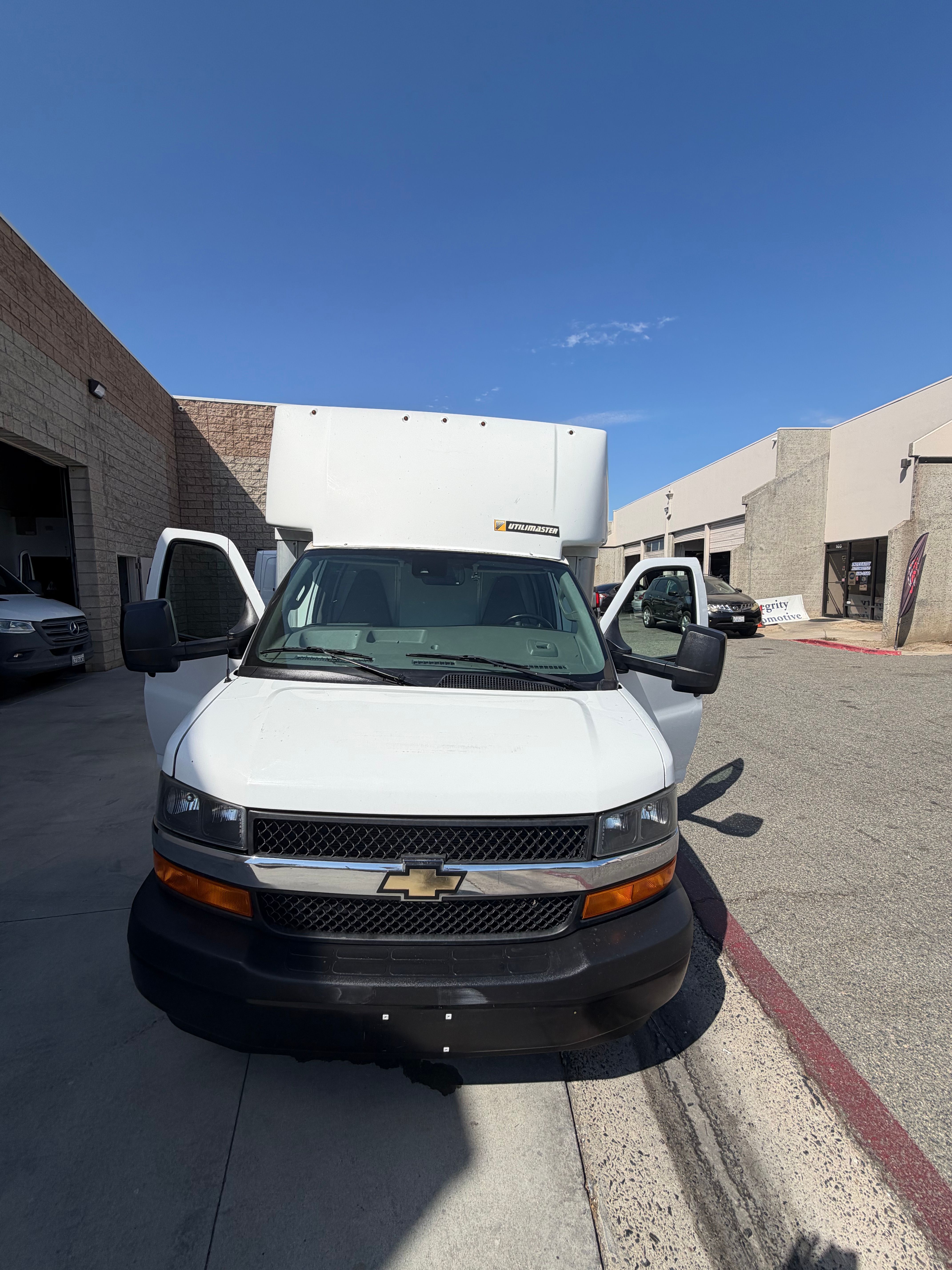 Used 2021 Chevrolet Express 3500 w/ Power Convenience Package RWD image 25