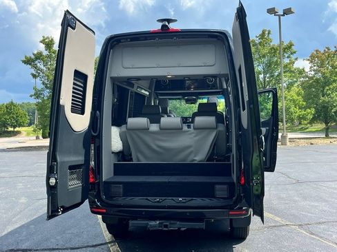 Used 2023 Mercedes-Benz Sprinter 2500 image 6